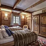 Chalet Heron