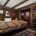 Chalet Heron